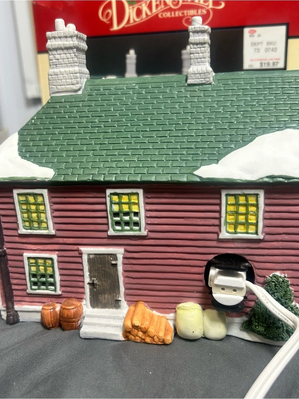 Lemax Pink & Green Dickensvale Holiday Cottage Figurine